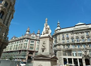hungary/central-hungary/landmark/ferenciek-tere