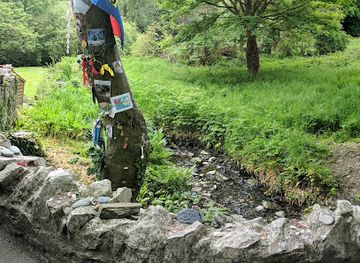 isle-of-man/ballasalla/landmark/fairy-bridge