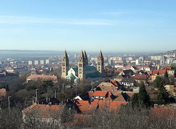 hungary/pecs/landmark/deck-of-eight-happiness