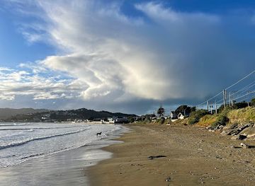 new-zealand/west-coast/landmark/plimmerton-beach