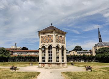 france/dijon/landmark/well-of-moses
