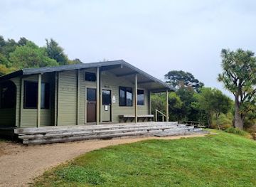 new-zealand/abel-tasman-national-park/landmark/awaroa-hut