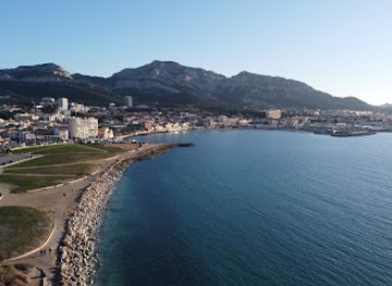 france/marseille-calanques/landmark/plage-de-la-vieille-chapelle