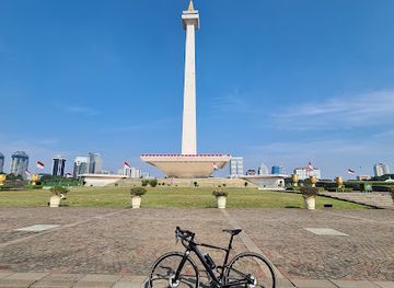 indonesia/jakarta/landmark/monas-dancing-fountain