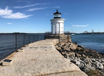 maine/south-portland/landmark/bug-light
