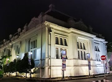 indonesia/surabaya/landmark/de-javasche-bank