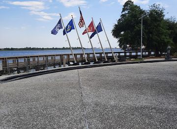 south-carolina/north-charleston/landmark/momo-riverfront-park