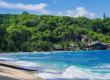 seychelles/anse-royale/landmark/anse-takamaka-beach