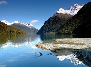 new-zealand/fiordland-national-park/landmark/lake-gunn-viewpoint