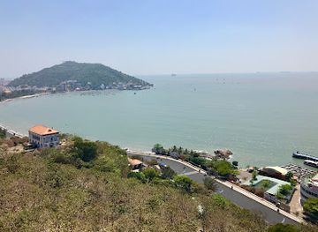 vietnam/vung-tau/landmark/vung-tau-cable-car-tourism