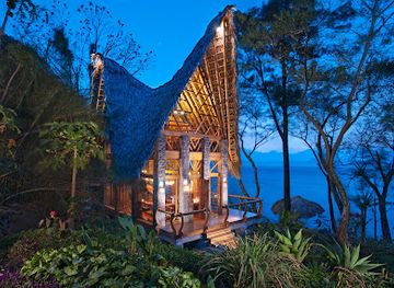 guatemala/caribbean-coast/landmark/la-fortuna-at-atitlan