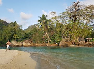 seychelles/bird-island/landmark/port-glaud-waterfall
