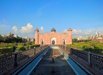 bangladesh/central-bengal/landmark/tomb-house-of-pori-bibi