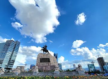 mongolia/ulaanbaatar/sukhbaatar-district/landmark/sukhbaatar-statue