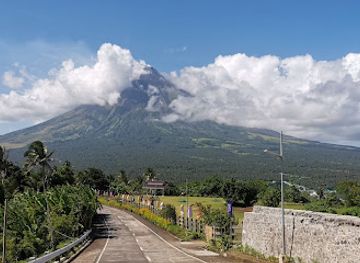 philippines/legazpi/landmark/japanese-tunnel