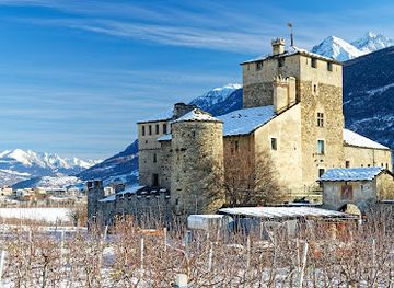 italy/aosta-valley/landmark/castello-sarriod-de-la-tour