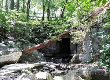 tennessee/rock-city/landmark/glen-falls