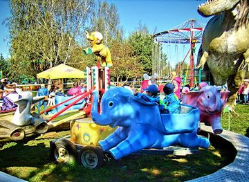 poland/masovia/landmark/park-rozrywki-pepeland-muzeum-z-prl-u