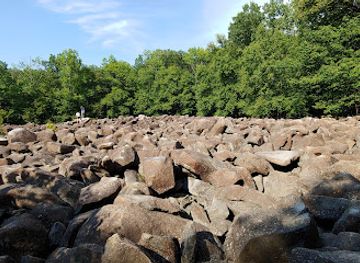 pennsylvania/main-line/landmark/ringing-rocks-county-park