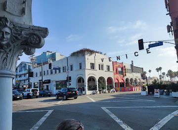 california/venice-beach/landmark/cartel-de-venice