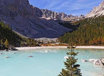 italy/cortina-d-ampezzo/landmark/lago-di-sorapis-hike-start-point