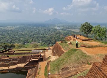 sri-lanka/sigiriya/landmark/cobra-hood-cave-sigiriya