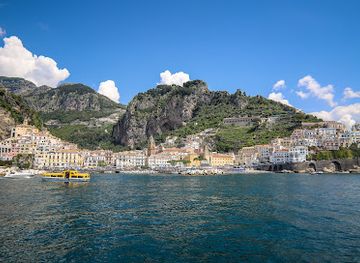 italy/irpinia/landmark/amalfi-harbor-marina-coppola