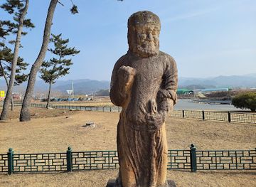 south-korea/gyeongju/landmark/tomb-of-king-wonseong-of-silla