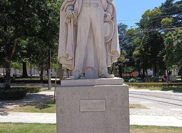 portugal/minho/landmark/estatua-de-ramalho-ortigao