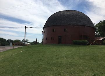oklahoma/chickasaw-country/landmark/arcadia-round-barn