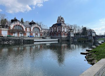 czechia/hradec-kralove/landmark/gocarovy-skoly