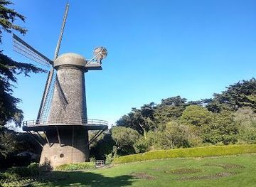 california/redwood-city/landmark/dutch-windmill