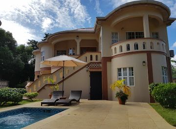 grenada/saint-andrew/landmark/valley-breeze-guest-house
