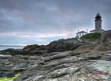 rhode-island/beavertail-state-park/landmark/beavertail-lighthouse-museum