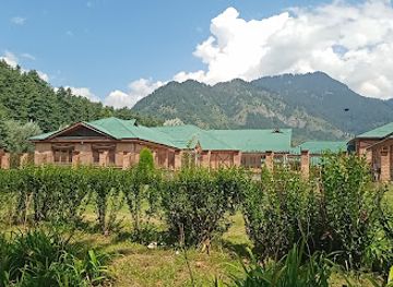 india/pahalgam/landmark/pahalgam-club-garden