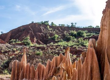 madagascar/amoron-i-mania/landmark/tsingy-rouge