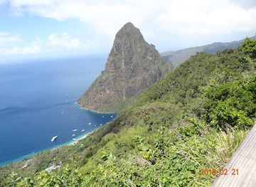 saint-lucia/anse-mamin/landmark/diamond-falls-botanical-gardens-mineral-baths