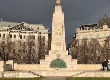hungary/budapest/inner-city/landmark/liberty-square