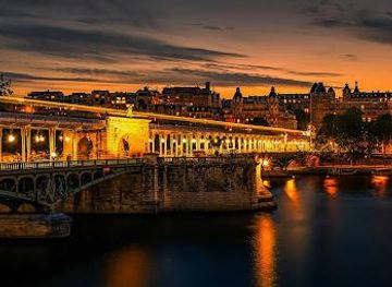 france/paris/landmark/pont-de-bir-hakeim