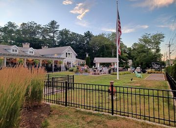 maine/ogunquit/landmark/the-front-yard