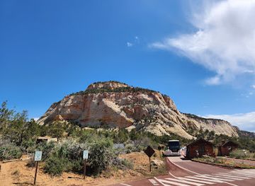 utah/mt-carmel/landmark/checkerboard-mesa-view-area