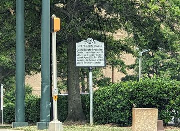north-carolina/charlotte/landmark/jefferson-davis-historical-marker
