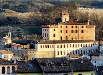 italy/langhe/landmark/castelli-delle-langhe-e-del-roero