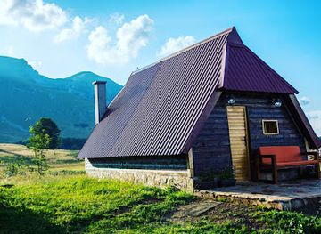 montenegro/durmitor/landmark/etno-selo-smrcevo-brdo