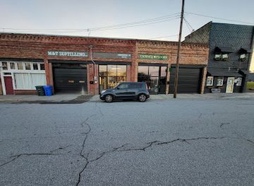 north-carolina/hendersonville/landmark/m-t-distilling