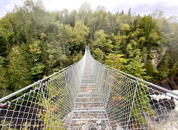 canada/golden-horseshoe/landmark/white-river-suspension-bridge