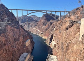 nevada/hoover-dam/landmark/the-dog-who-owned-a-dam