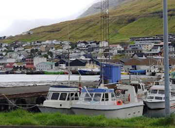 faroe-islands/klaksvik/landmark/rusdrekkasola-landsins-klaksvik