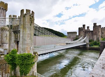 united-kingdom/snowdonia-national-park/landmark/national-trust-conwy-suspension-bridge