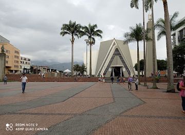 colombia/armenia/landmark/plaza-de-bolivar